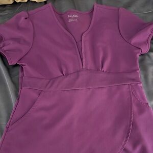Super cute scrub top